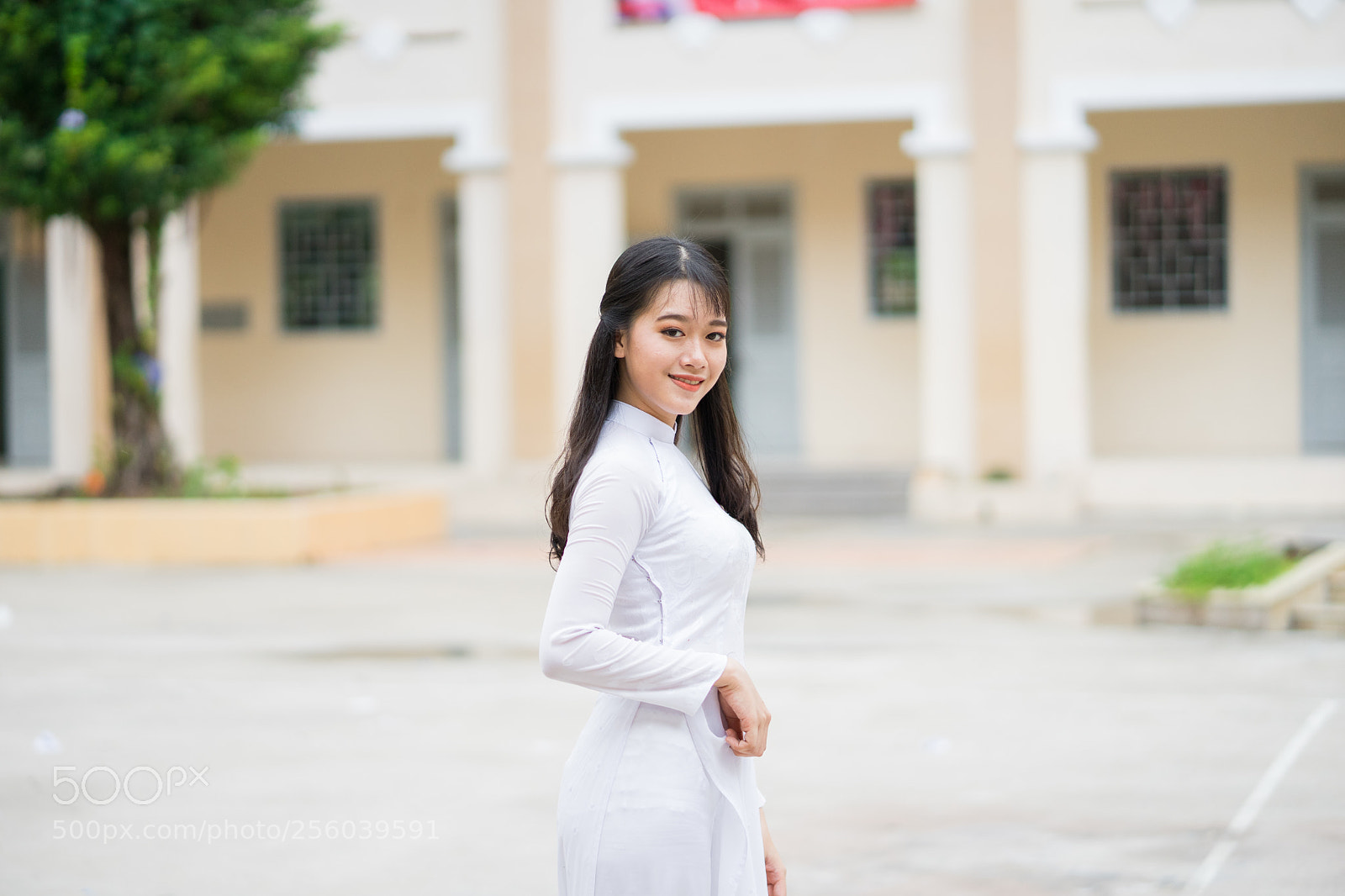 Sony a7 II sample photo. Ao dai photography