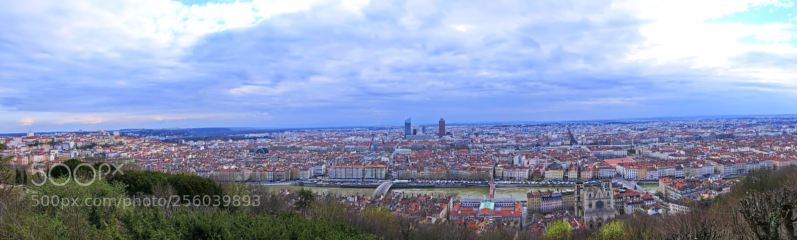 Panasonic Lumix DMC-FZ2500 (Lumix DMC-FZ2000) sample photo. Blick auf lyon photography