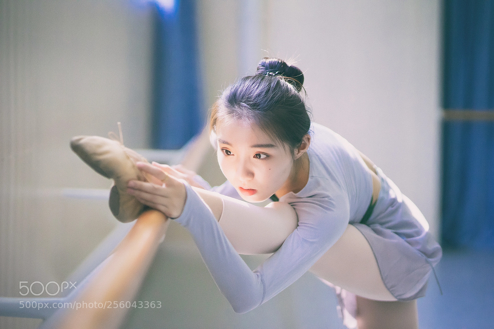 Sony a7 II sample photo. Dancing girl photography