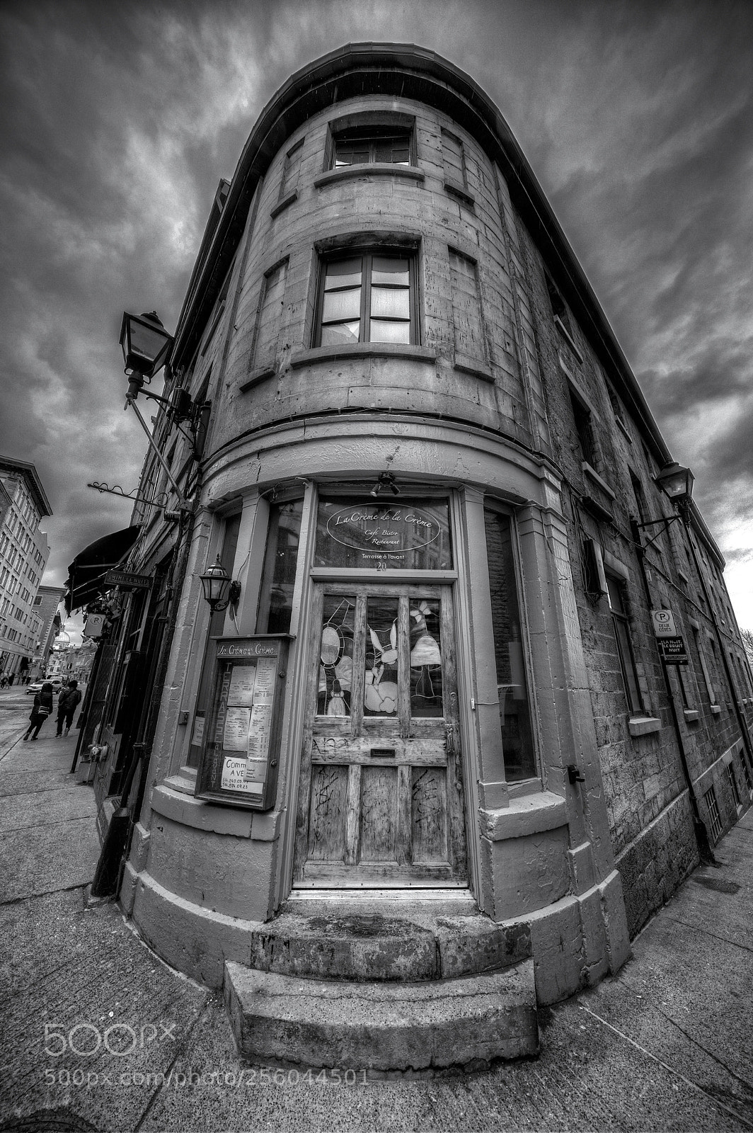 Canon EOS 5D Mark IV sample photo. Old montreal photography