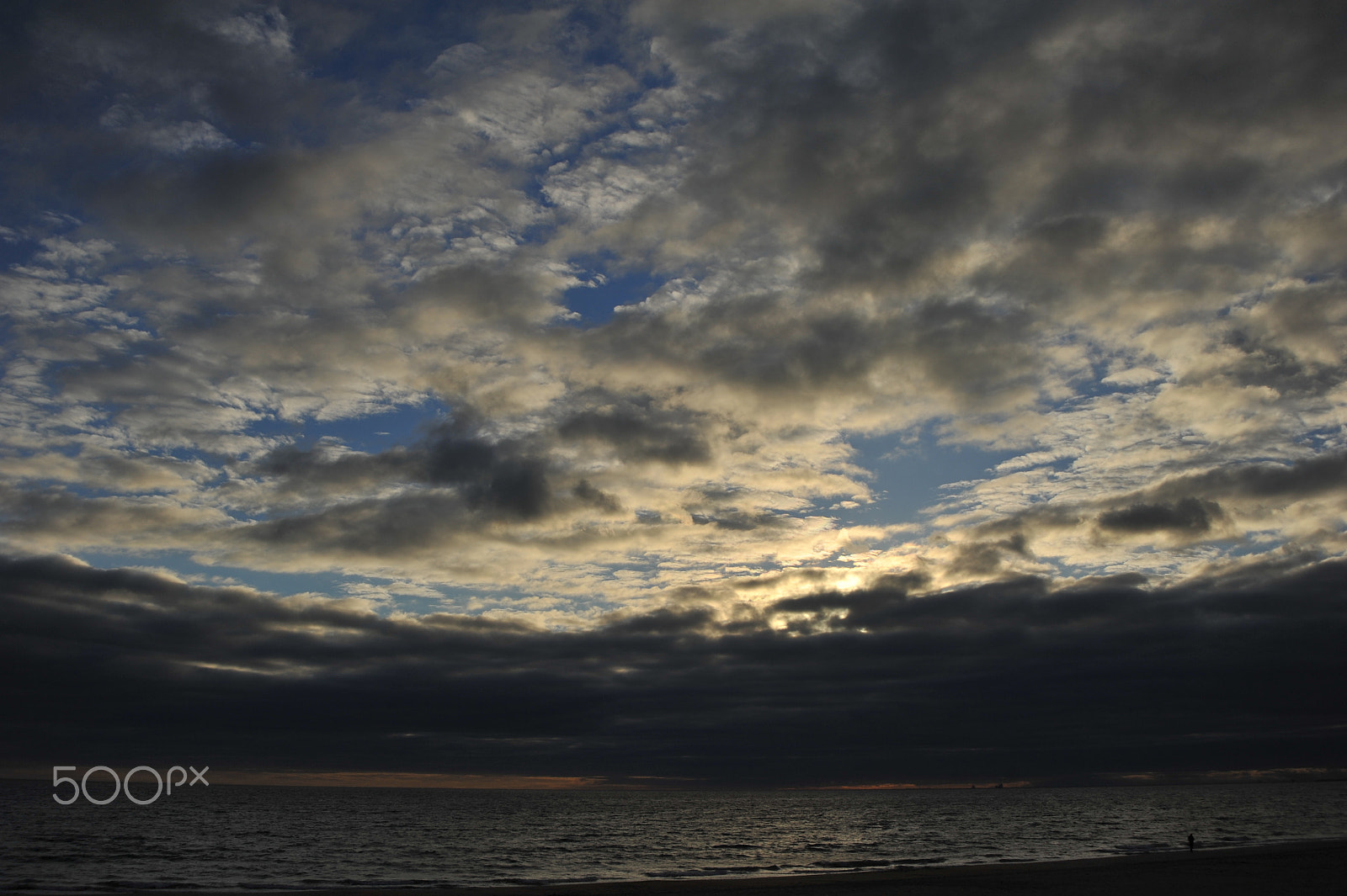 Nikon D700 + AF Zoom-Nikkor 35-80mm f/4-5.6D N sample photo. Sky photography