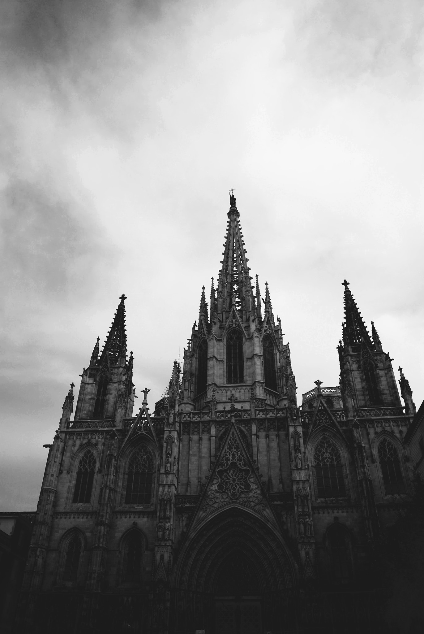 Sony Alpha DSLR-A330 sample photo. Cathedral of barcelona photography