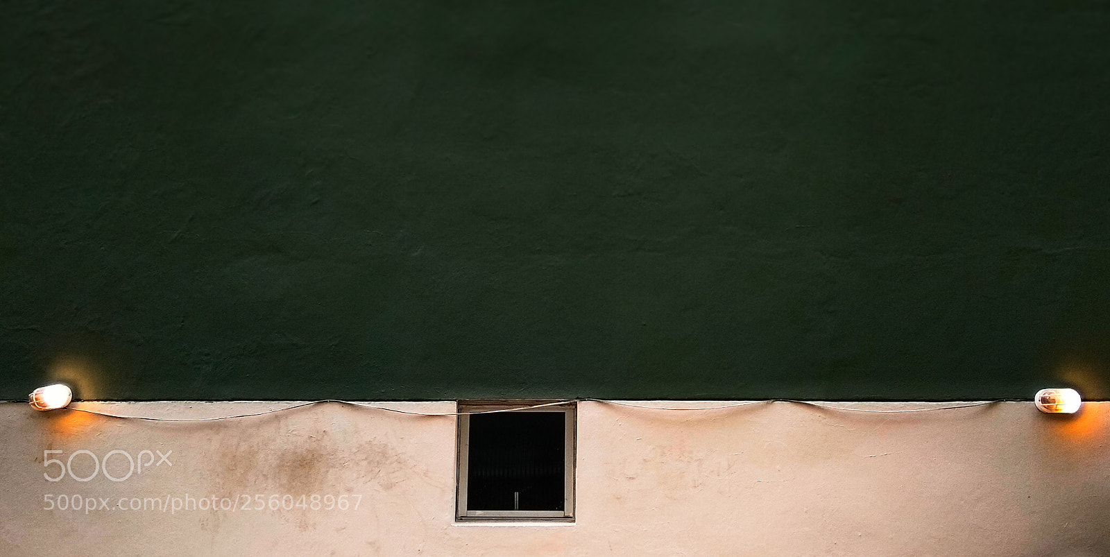 Xiaomi Redmi Note 5A sample photo. Two colored wall photography