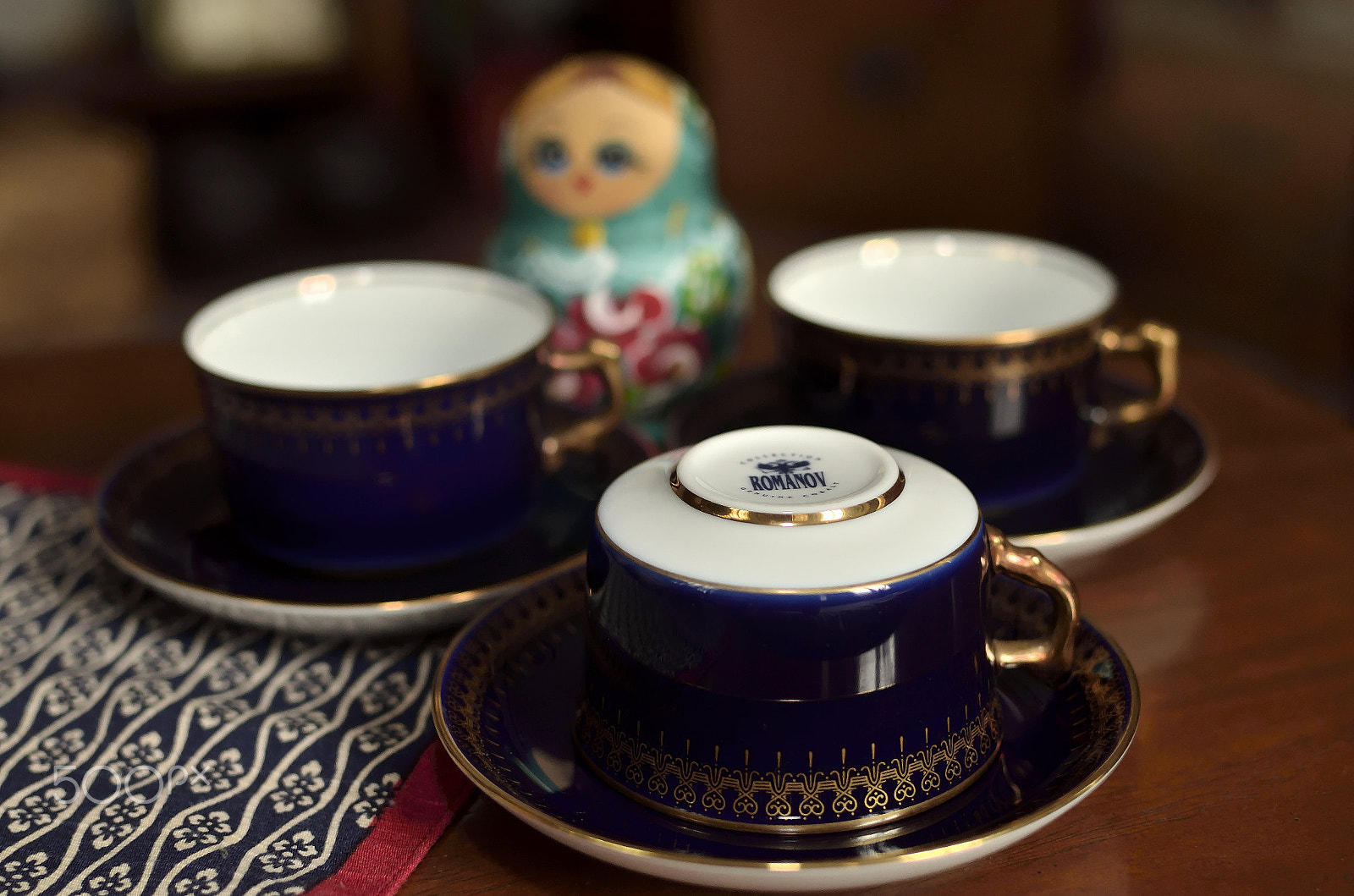 Nikon D7000 + Nikon AF-S DX Nikkor 35mm F1.8G sample photo. Waiting for tea photography