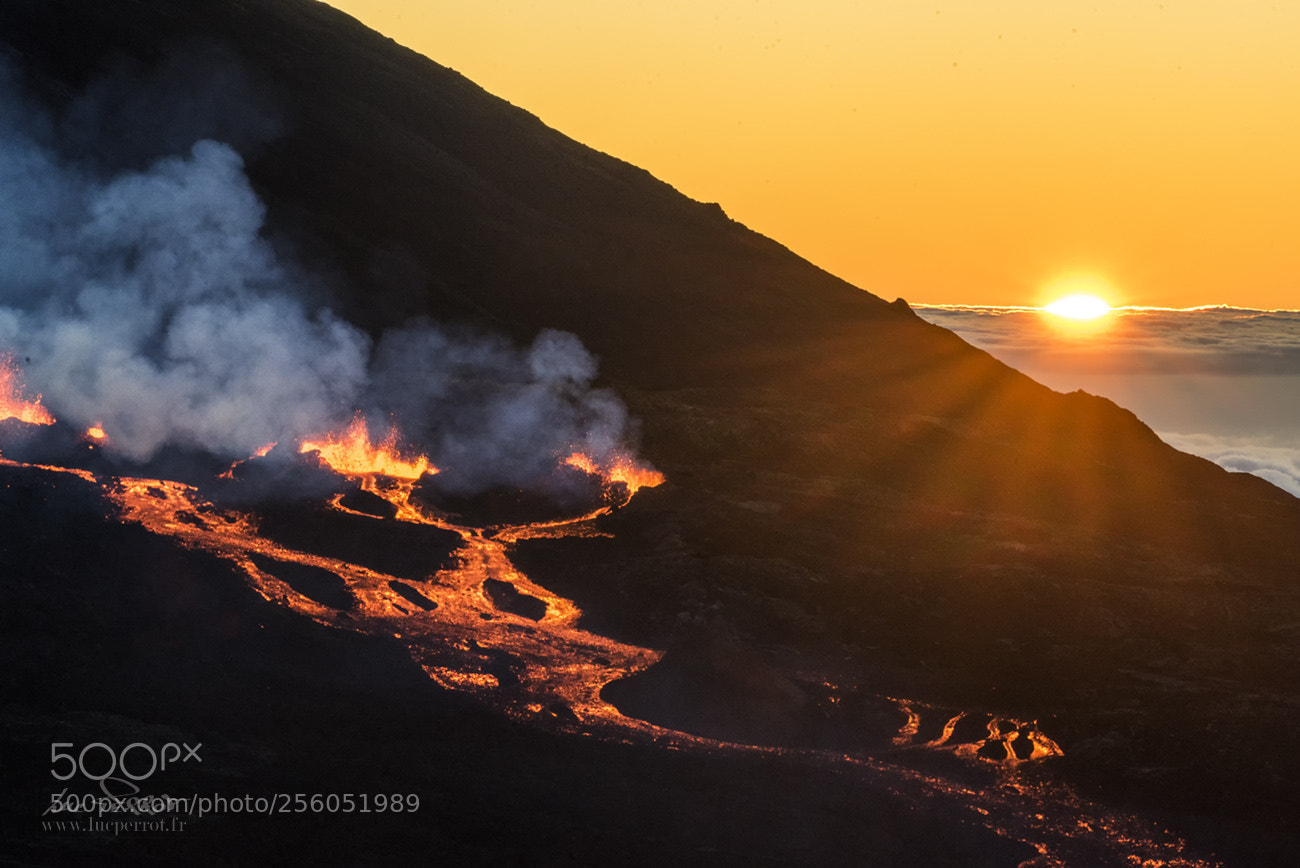 Nikon D750 sample photo. Eruptive sun photography