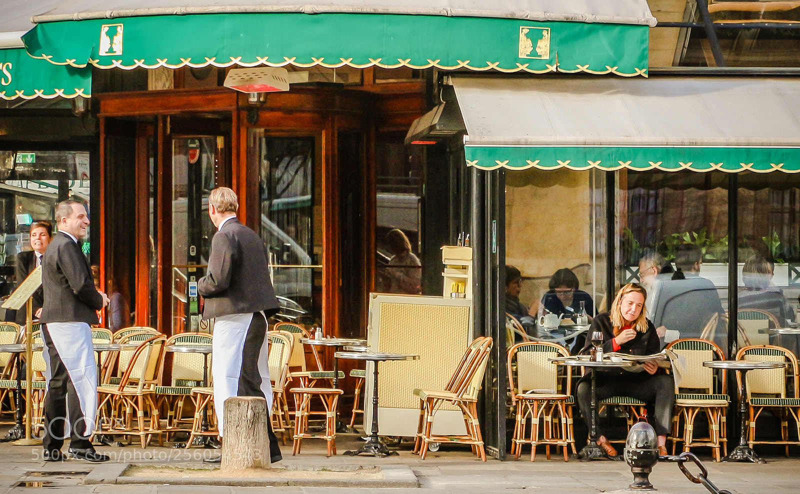 Canon EOS 650D (EOS Rebel T4i / EOS Kiss X6i) sample photo. Les deux magots photography