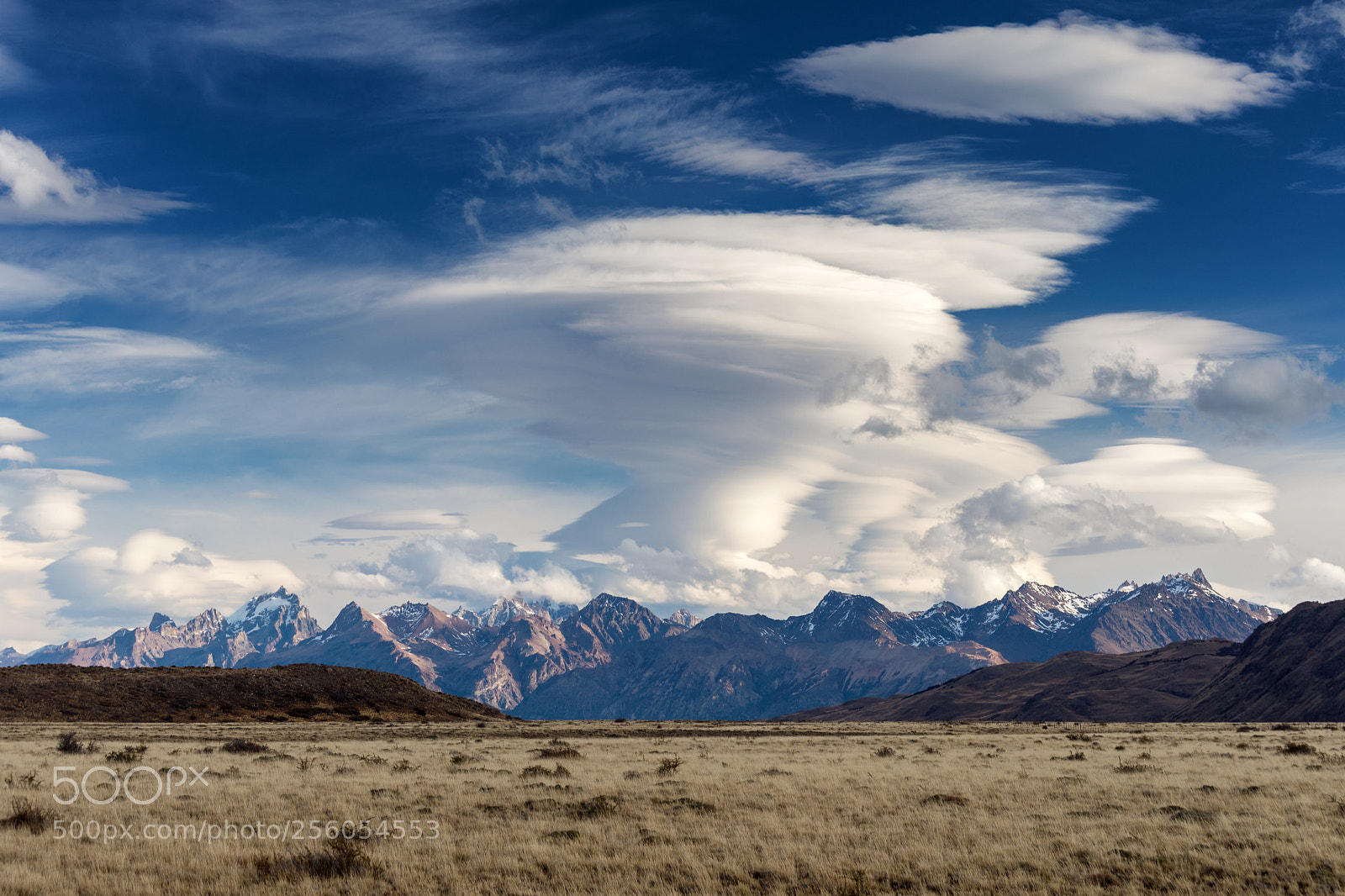 Canon EOS 5D Mark IV sample photo. Dramatic lenticular cloud over photography