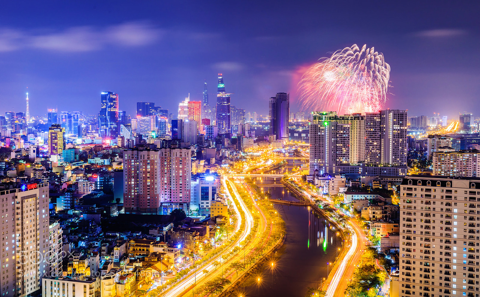 Canon EOS 5D Mark IV sample photo. Ho chi minh city photography