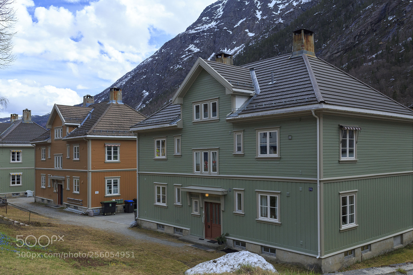 Canon EOS 6D sample photo. Old houses in rjukan photography