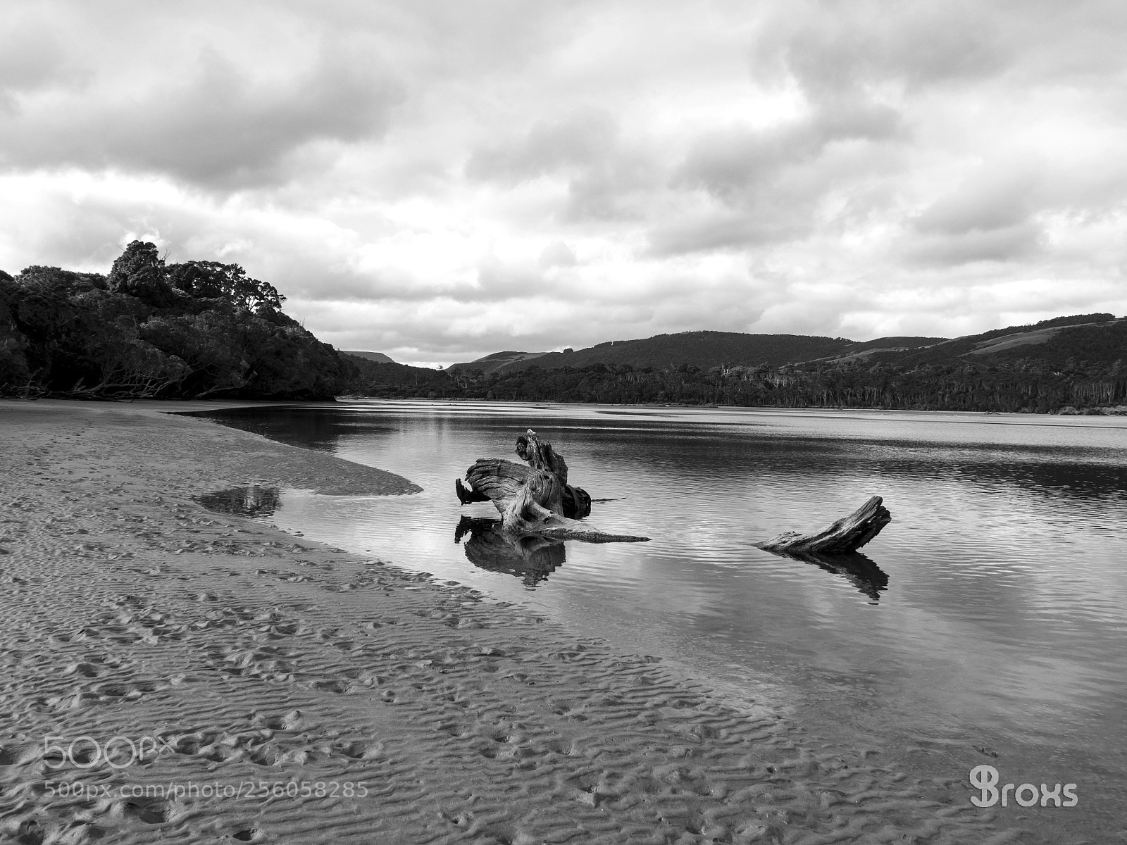 Olympus OM-D E-M10 sample photo. Lonely beach 2 photography