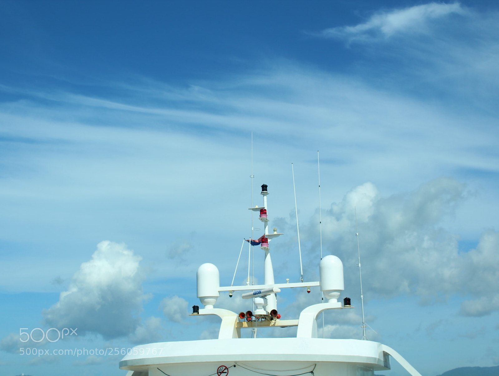 Canon EOS 1300D (EOS Rebel T6 / EOS Kiss X80) sample photo. The yacht photography