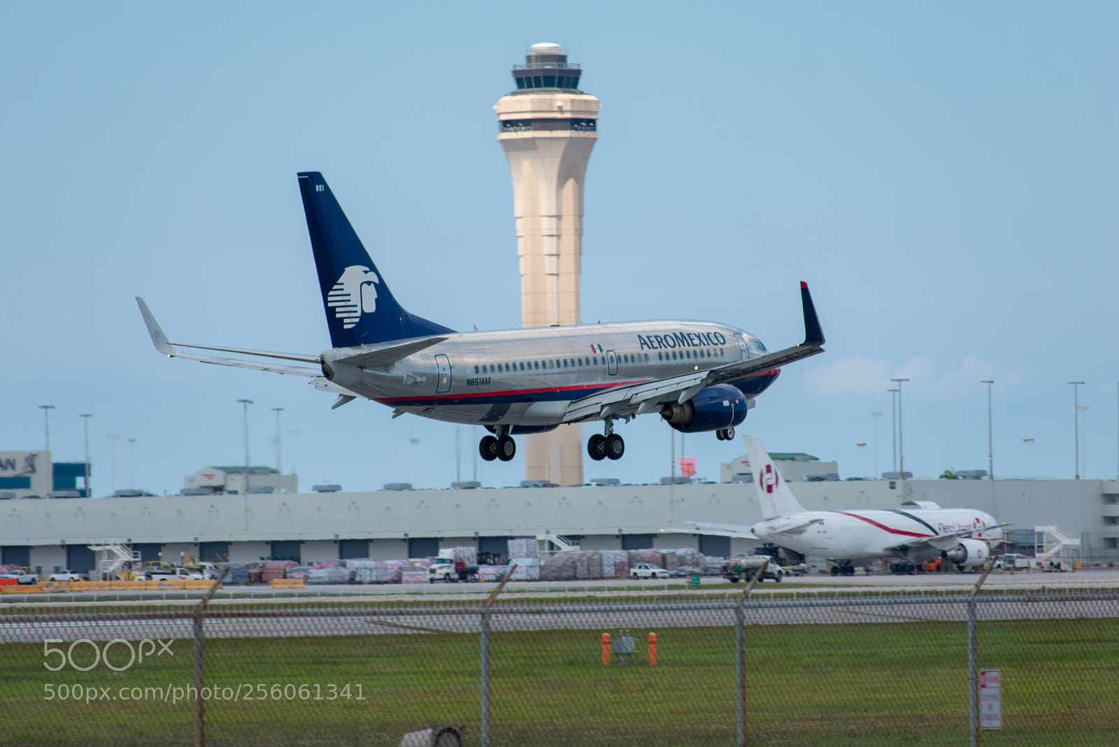 Nikon D3400 sample photo. Aeromexico landing at mia photography
