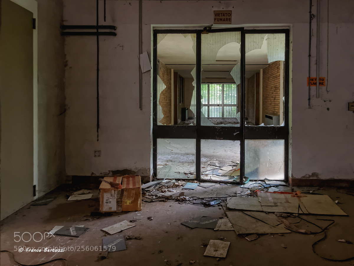 Canon PowerShot G12 sample photo. Abandoned factory photography