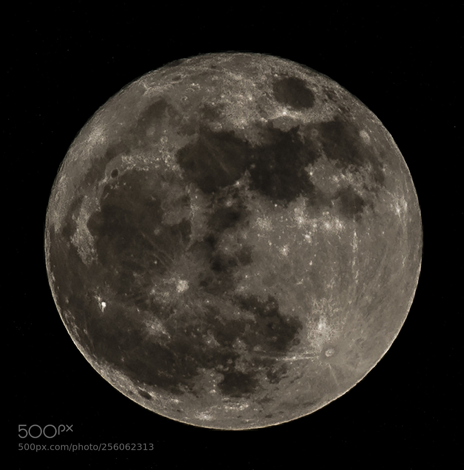 Canon EOS 700D (EOS Rebel T5i / EOS Kiss X7i) sample photo. Supermoon photography