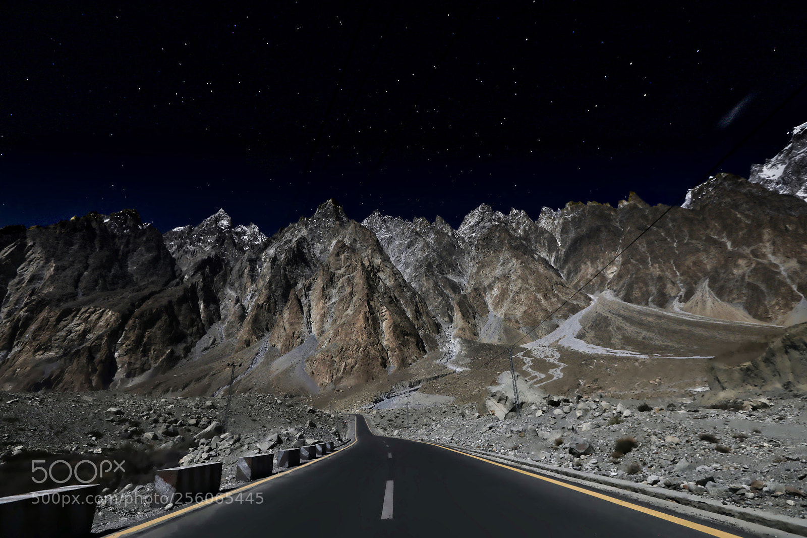 Canon EOS 5D Mark IV sample photo. Passu cones, 6,106 meters photography