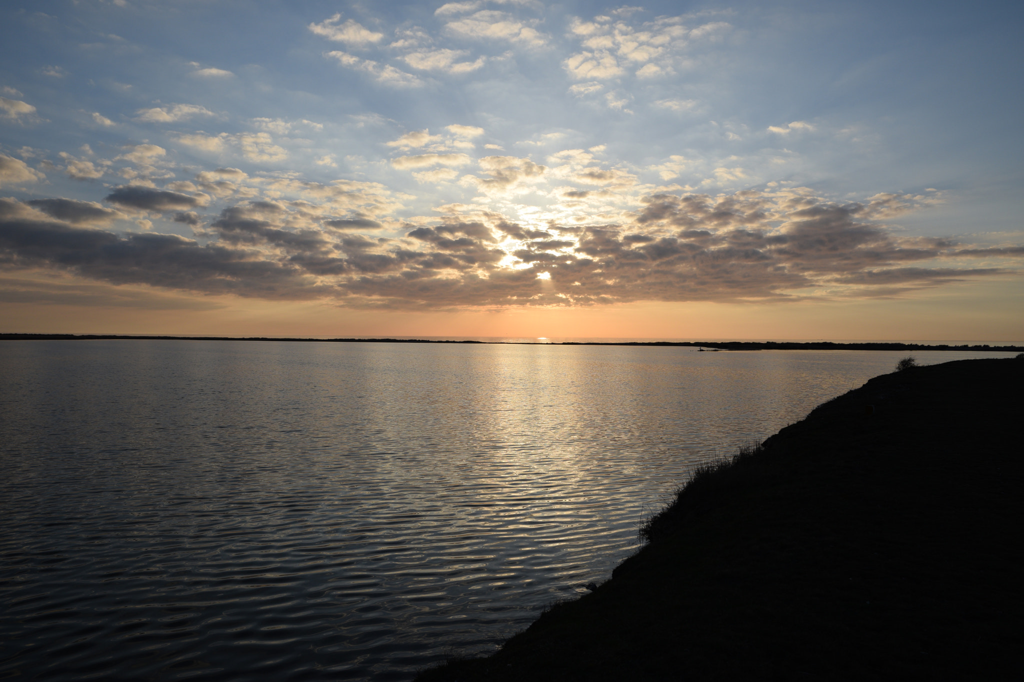 Sigma 17-70mm F2.8-4 DC Macro OS HSM | C sample photo. Sonnenuntergang photography