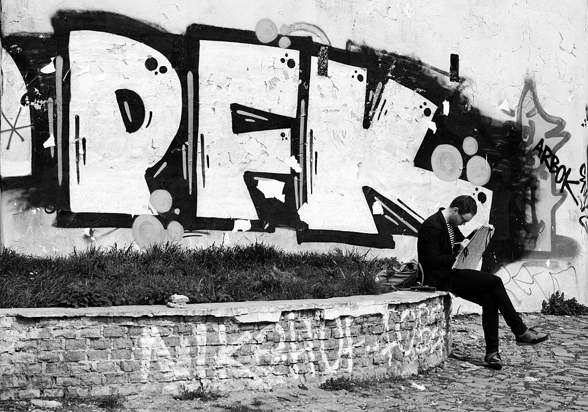 Leica CL sample photo. Painter photography