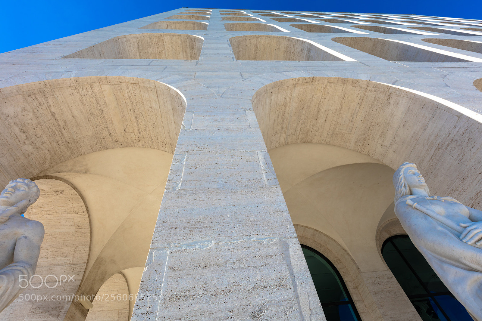 Canon EOS 5DS R sample photo. Squared colosseum,rome photography