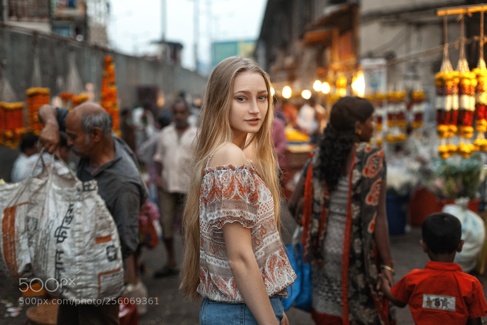 Canon EOS 5D Mark II sample photo. Flower market photography