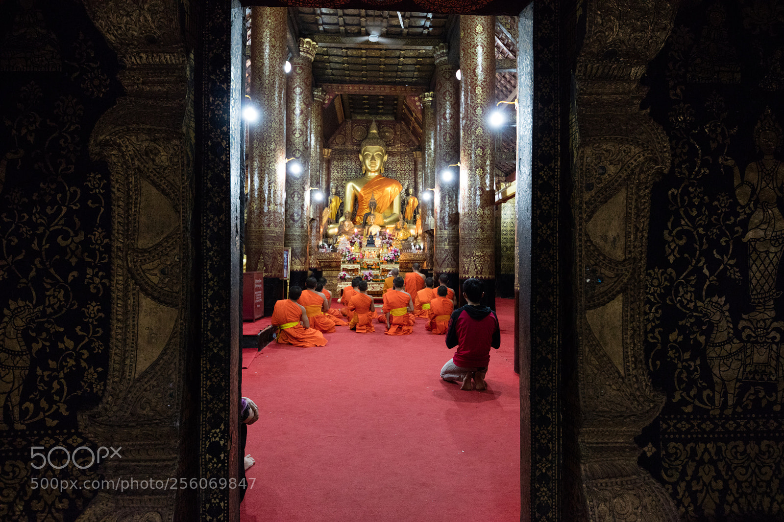 Canon EOS 5DS R sample photo. Monks in luang prabang photography