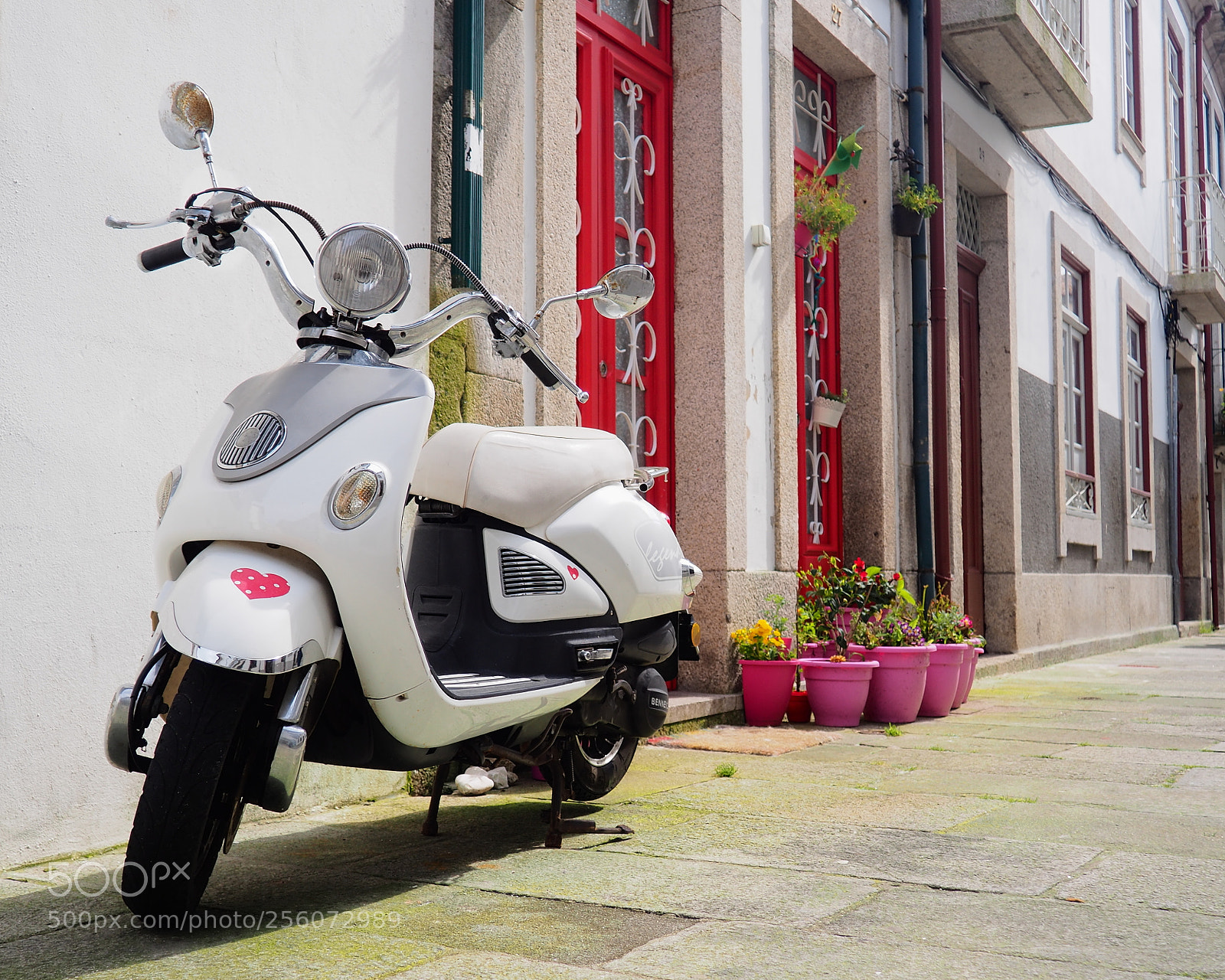 Olympus OM-D E-M10 II sample photo. Viana's scooter photography