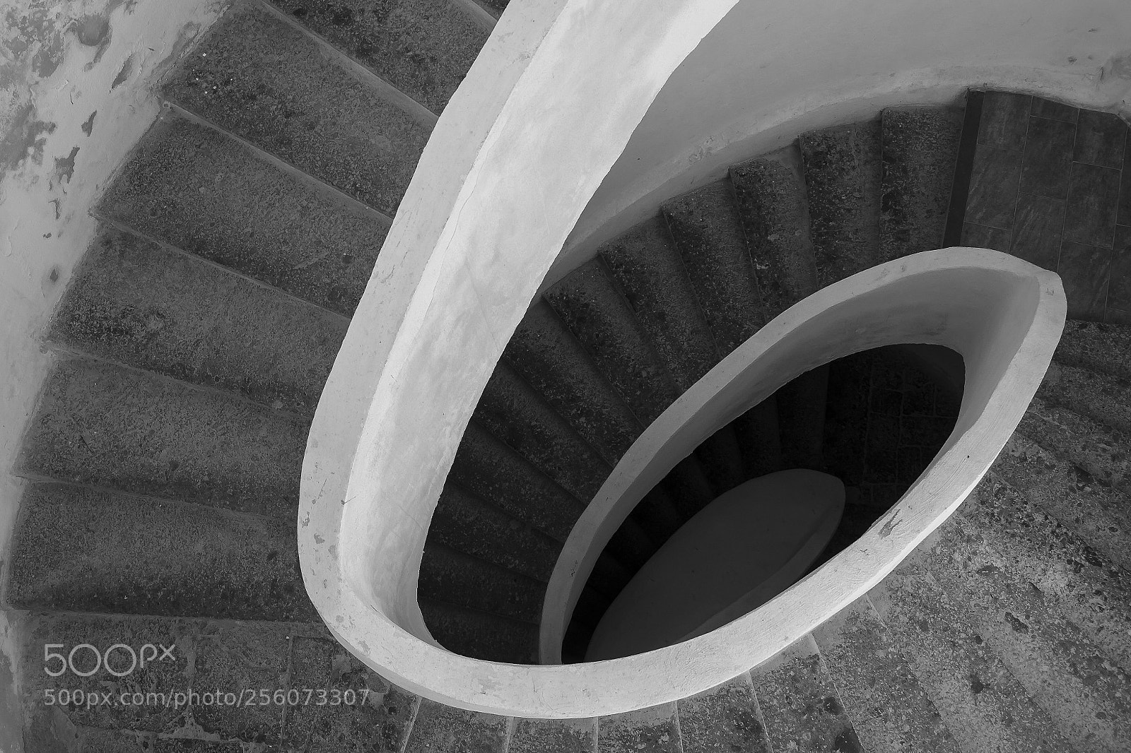 Nikon D5100 sample photo. White spiral photography
