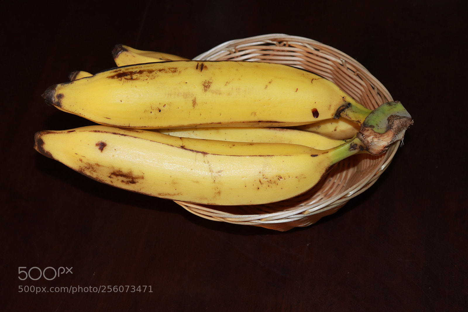 Canon EOS 800D (EOS Rebel T7i / EOS Kiss X9i) sample photo. Banana photography