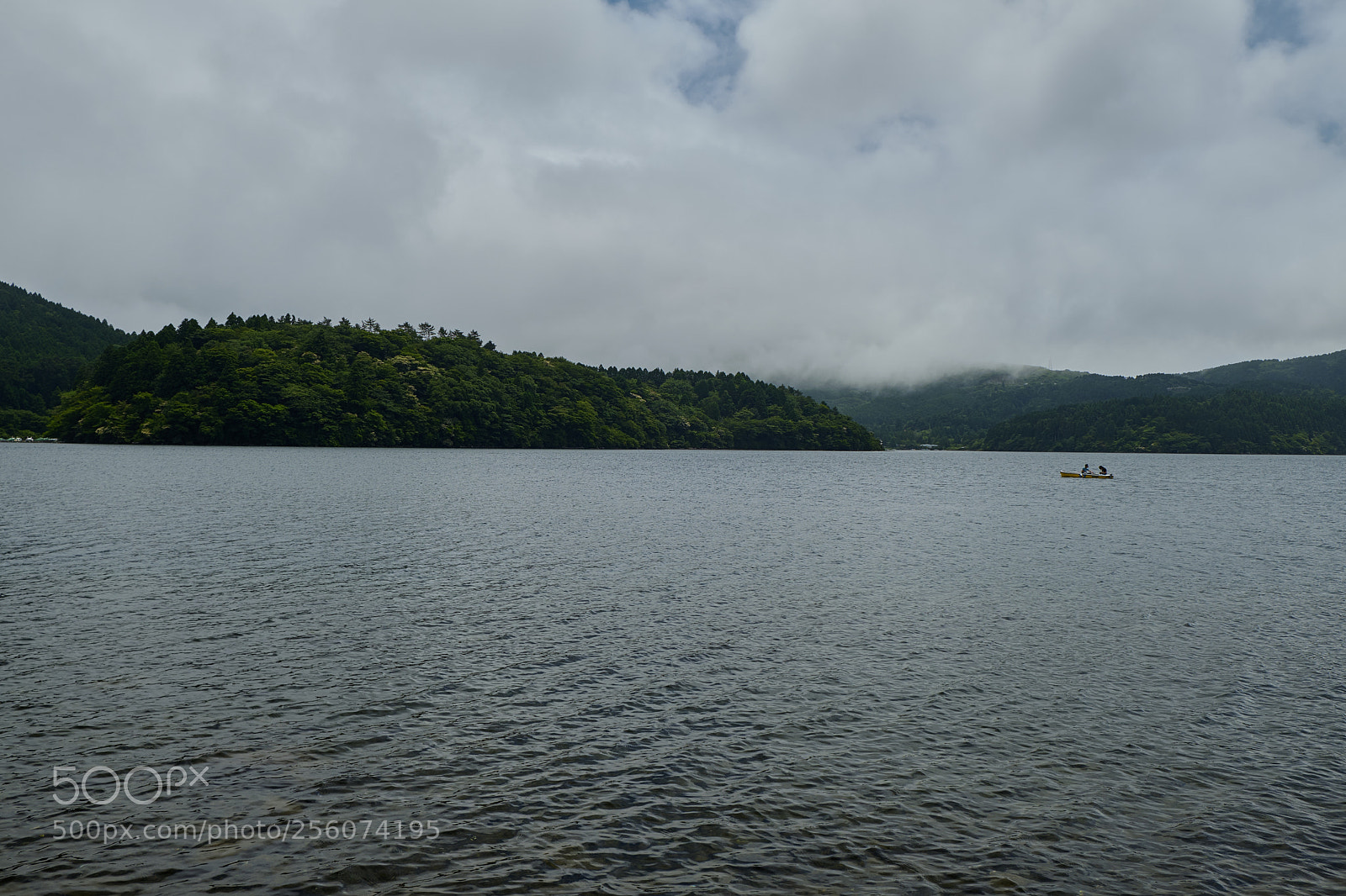 Fujifilm X-T20 sample photo. "lost" in hakone lake photography
