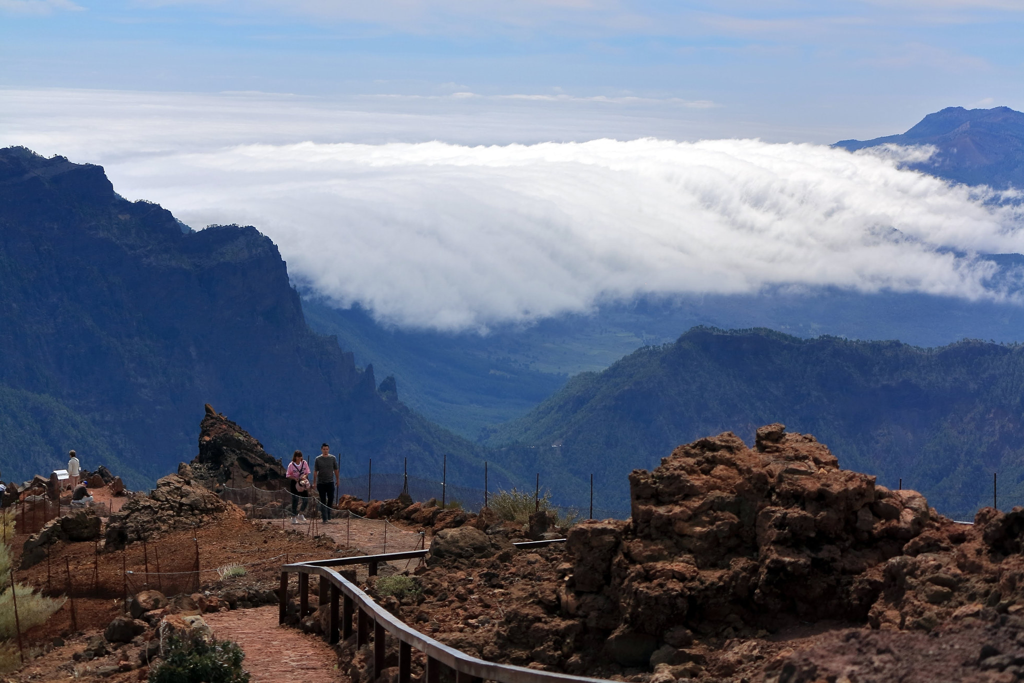 Canon EF-S 55-250mm F4-5.6 IS sample photo. Sea of clouds photography