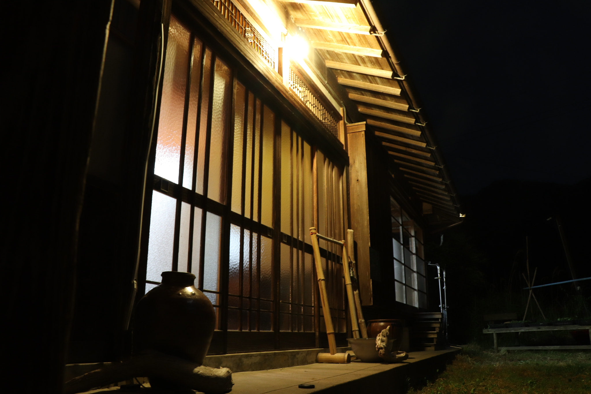 Canon EOS 77D (EOS 9000D / EOS 770D) sample photo. Old japanese style house photography