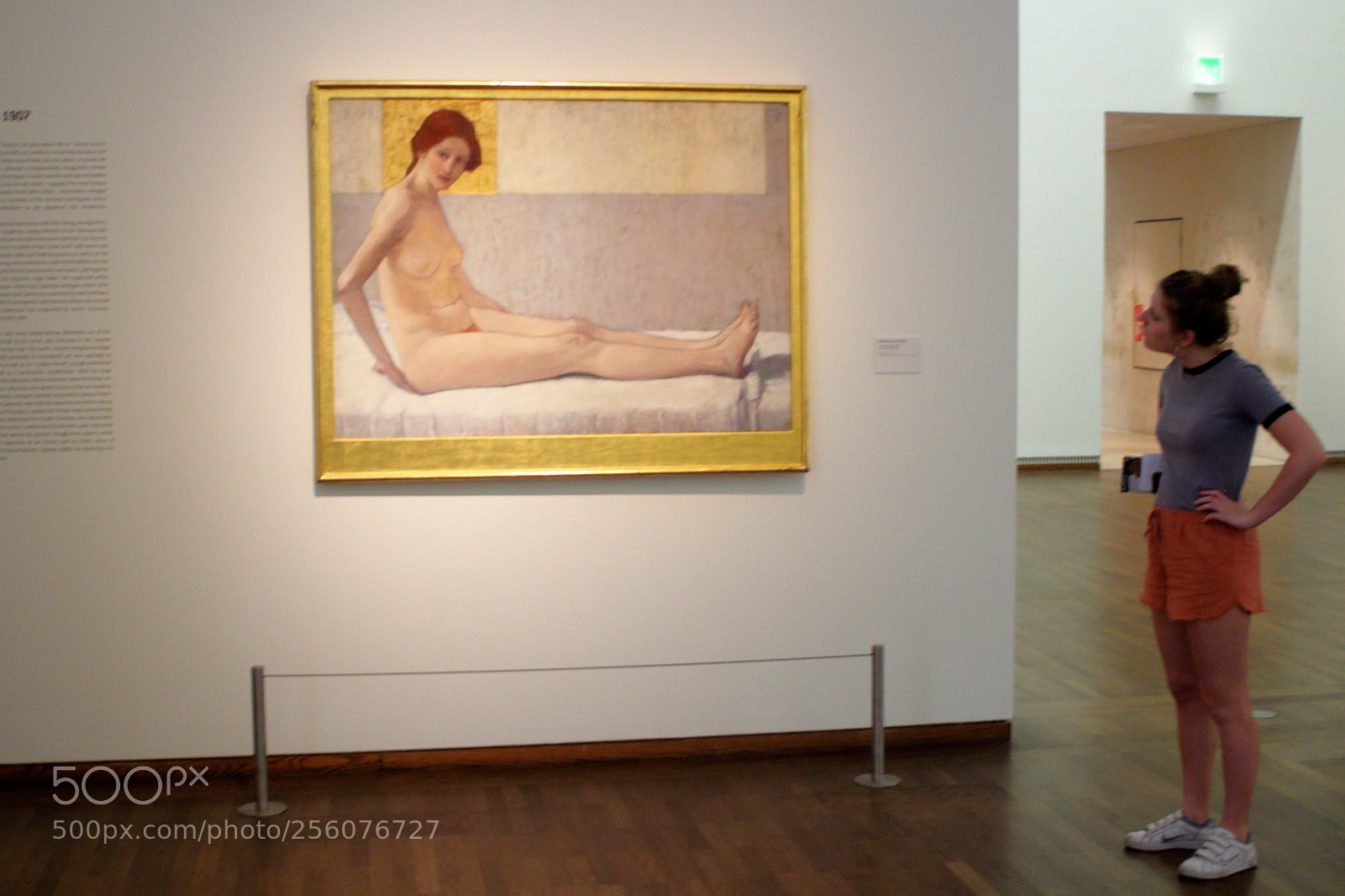 Canon EOS 100D (EOS Rebel SL1 / EOS Kiss X7) sample photo. People in museum - 21 photography