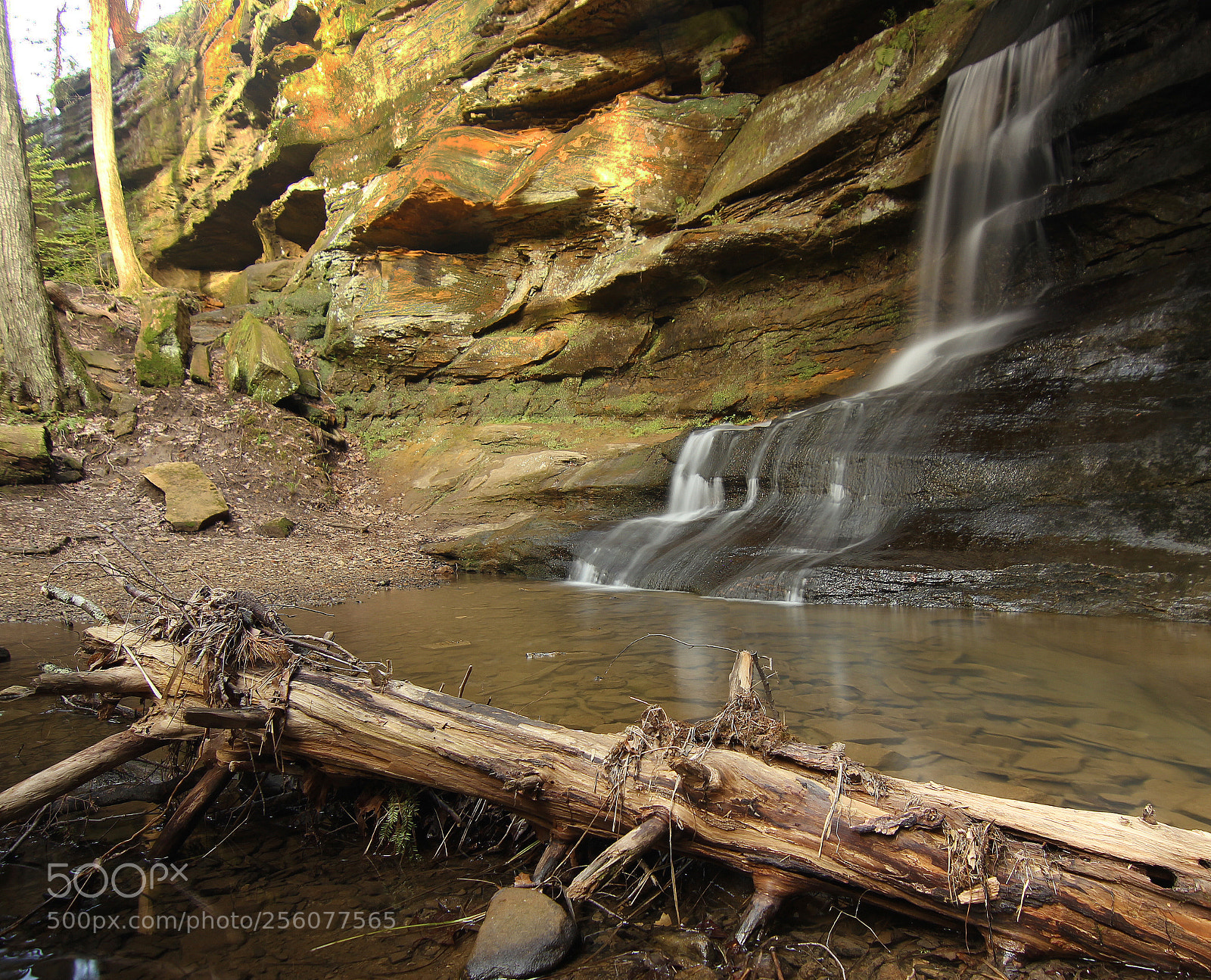 Canon EOS 550D (EOS Rebel T2i / EOS Kiss X4) sample photo. Waterfall at hocking hills photography