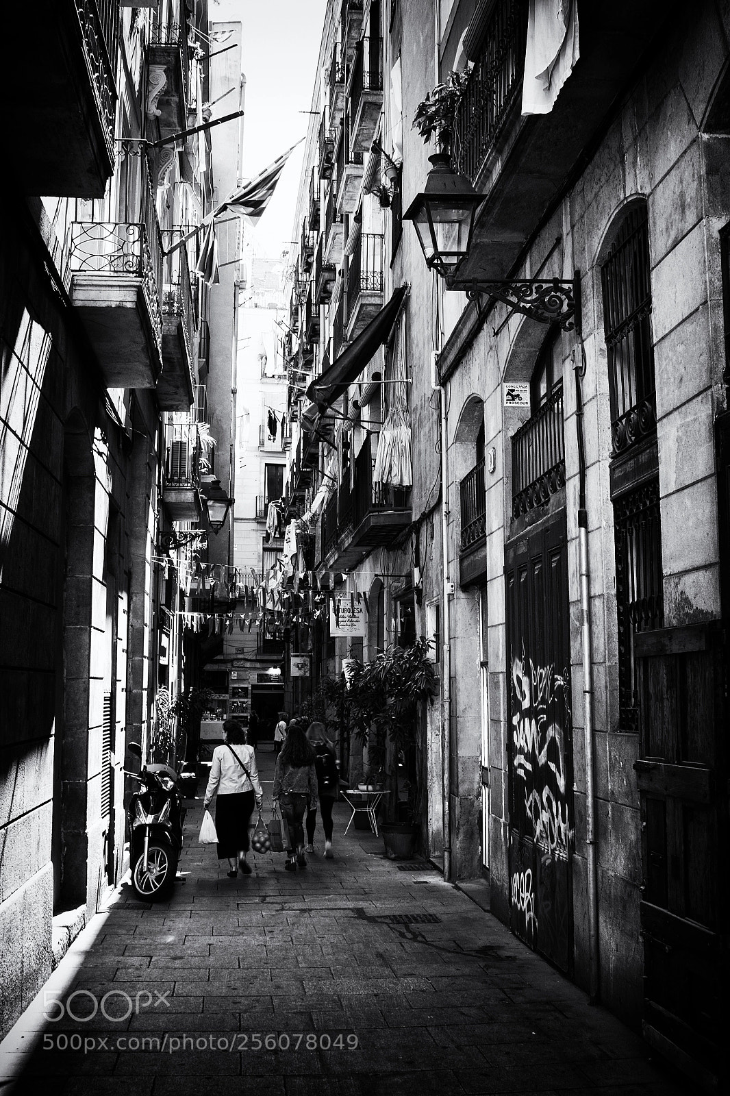 Canon EOS 50D sample photo. Streets of barcelona iv photography