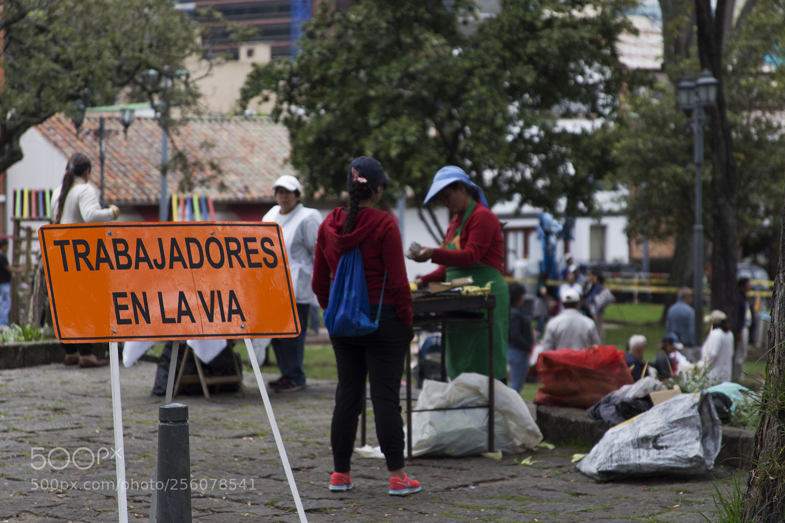 Canon EOS 6D sample photo. Workers on the way photography