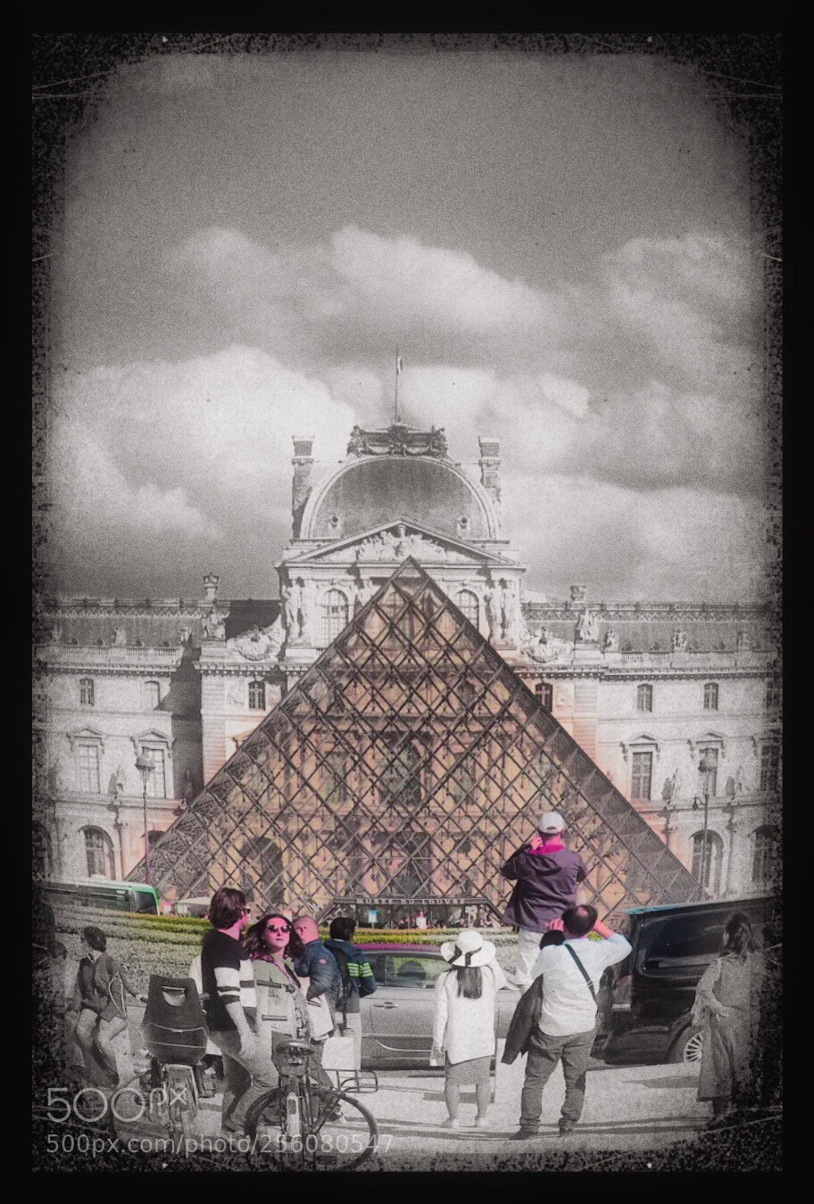 Olympus OM-D E-M10 II sample photo. La louvre france photography