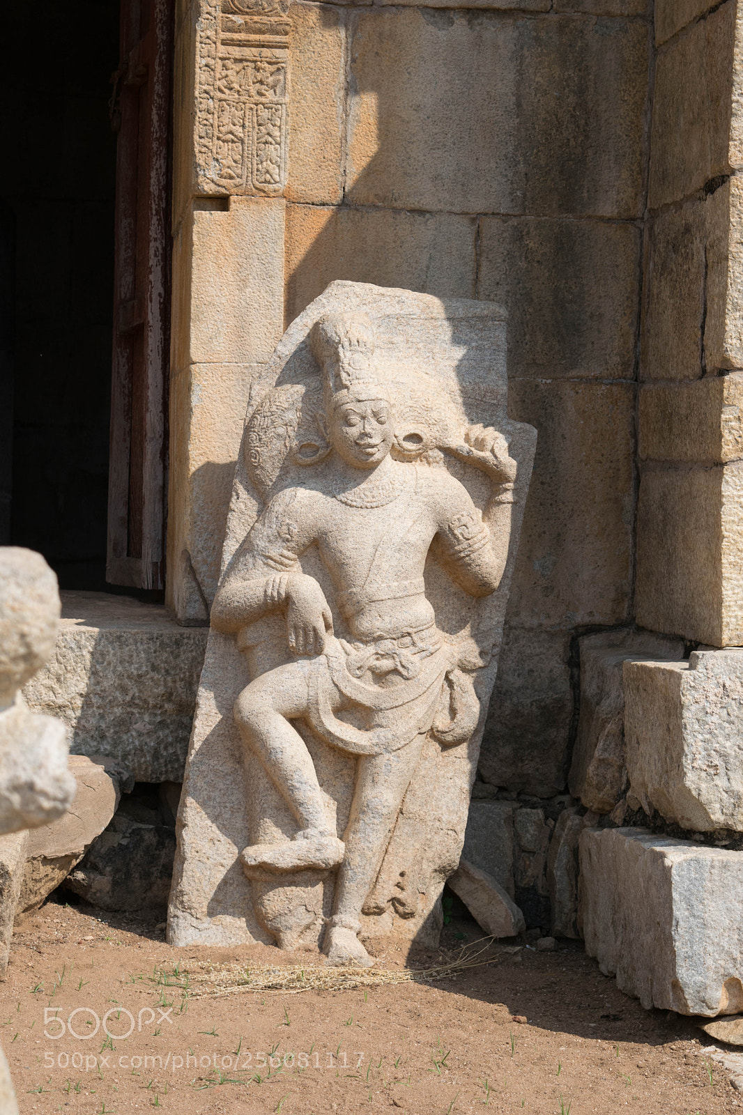 Nikon D3300 sample photo. Similing statue photography