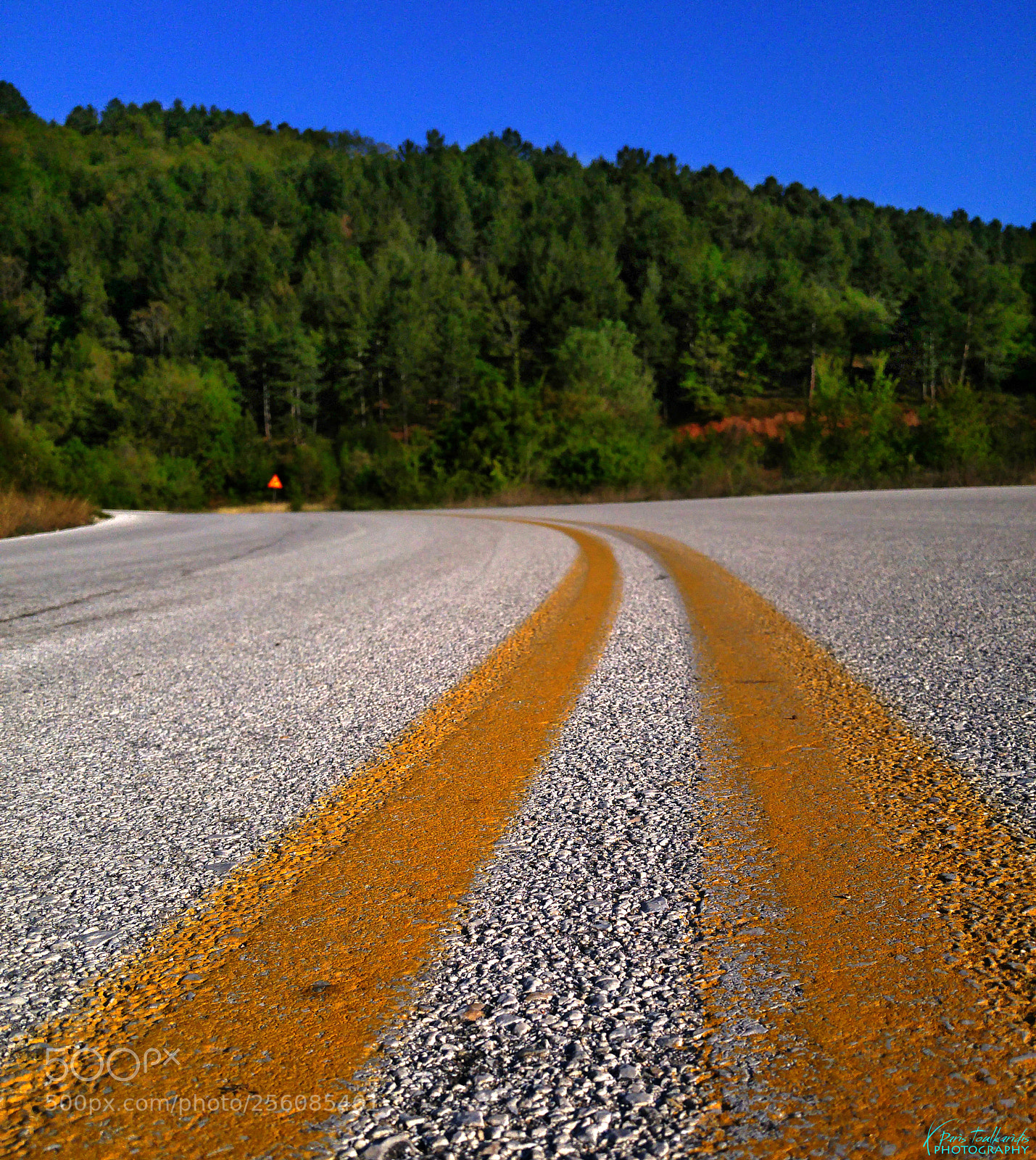 LG G4 sample photo. Road lines photography
