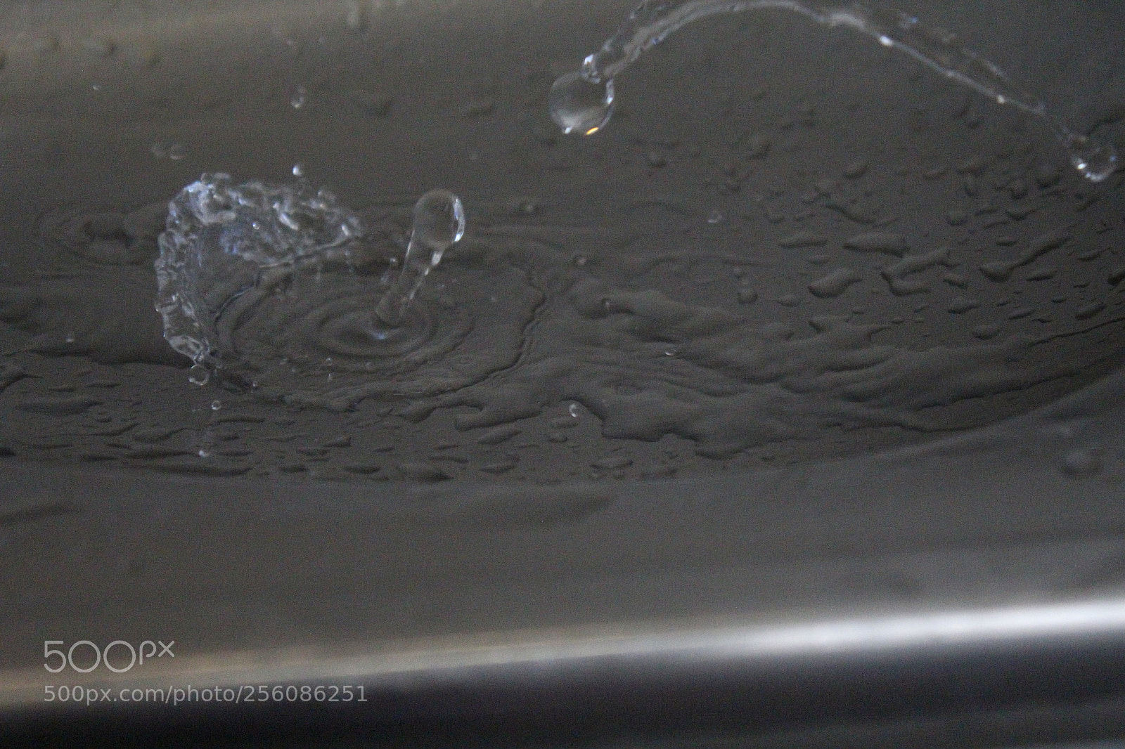 Canon EOS 1200D (EOS Rebel T5 / EOS Kiss X70 / EOS Hi) sample photo. The splashing water fountain photography