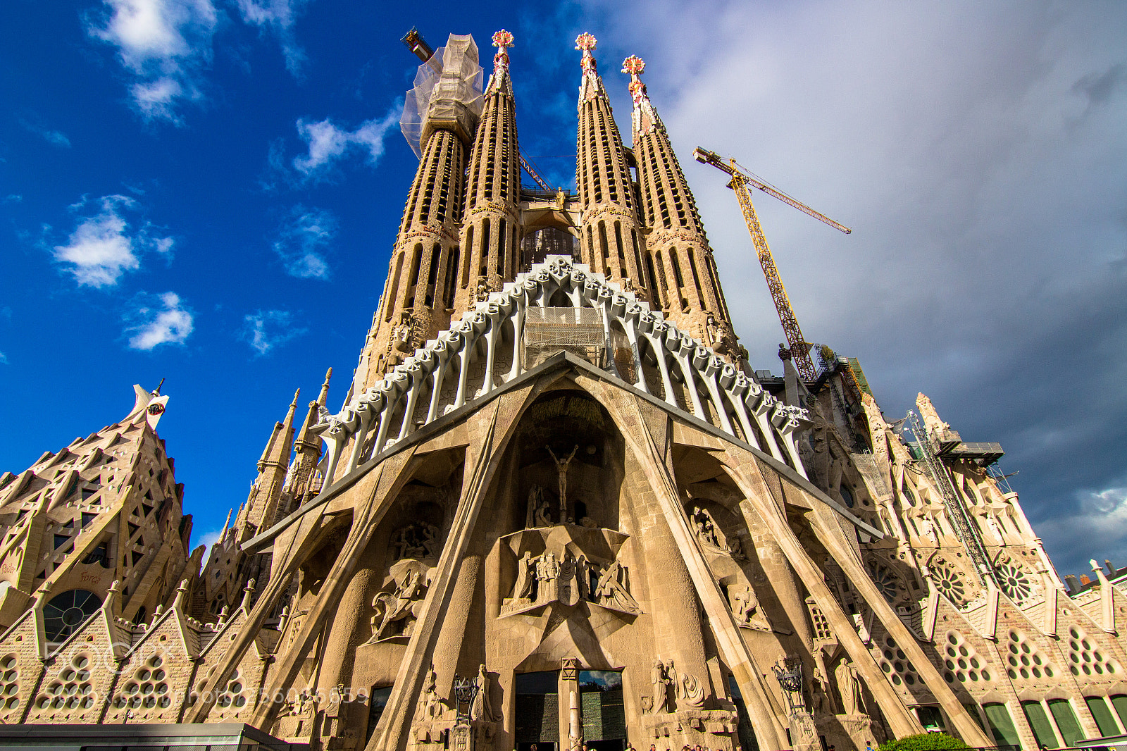 Canon EOS 100D (EOS Rebel SL1 / EOS Kiss X7) sample photo. Sagrada familia, still on photography