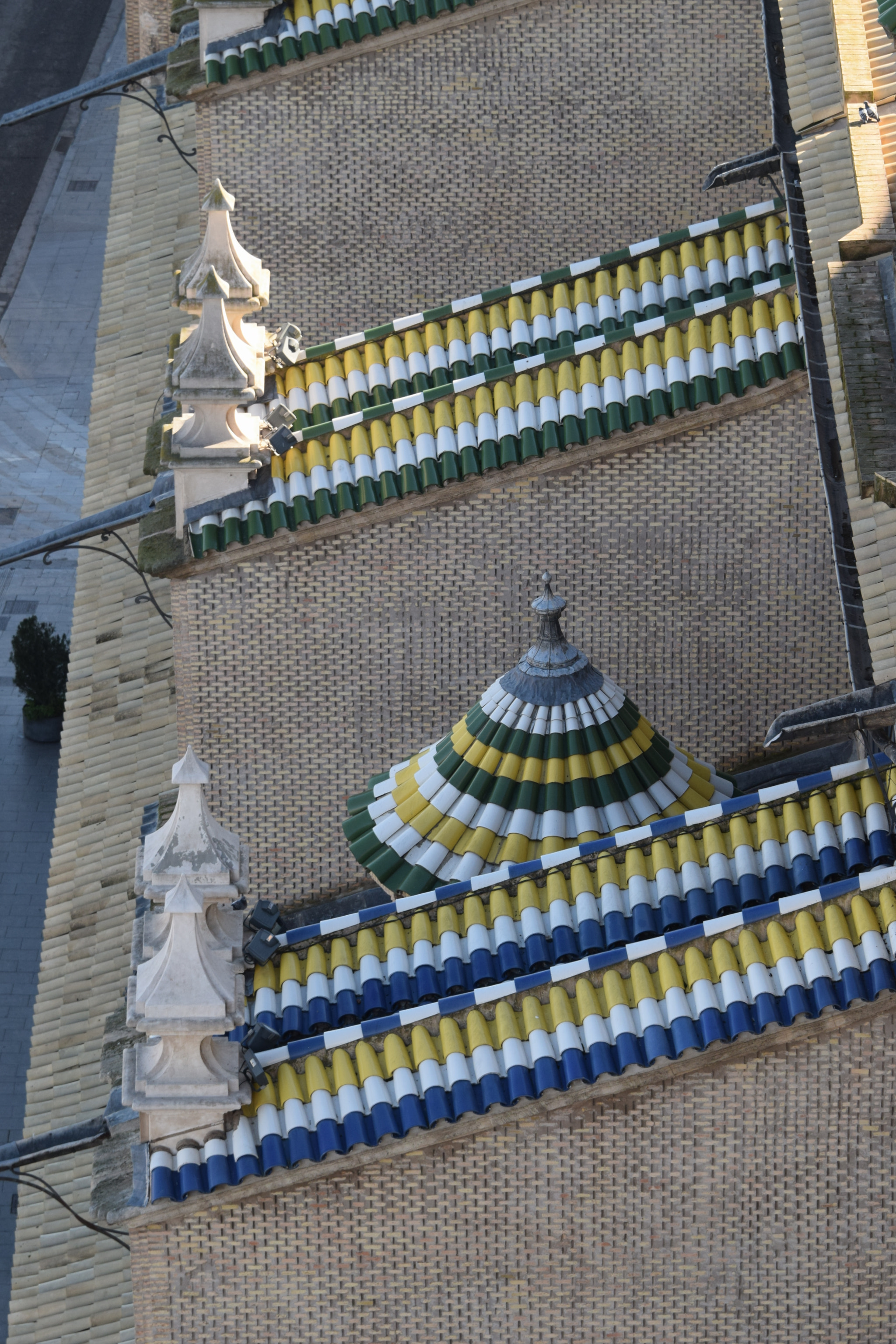 Nikon D3300 sample photo. Tejas de iglesia nuestra señora del pilar zaragoza photography