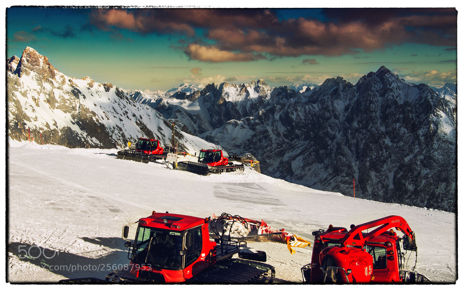 Nikon D3100 sample photo. Zugspitze raupen photography