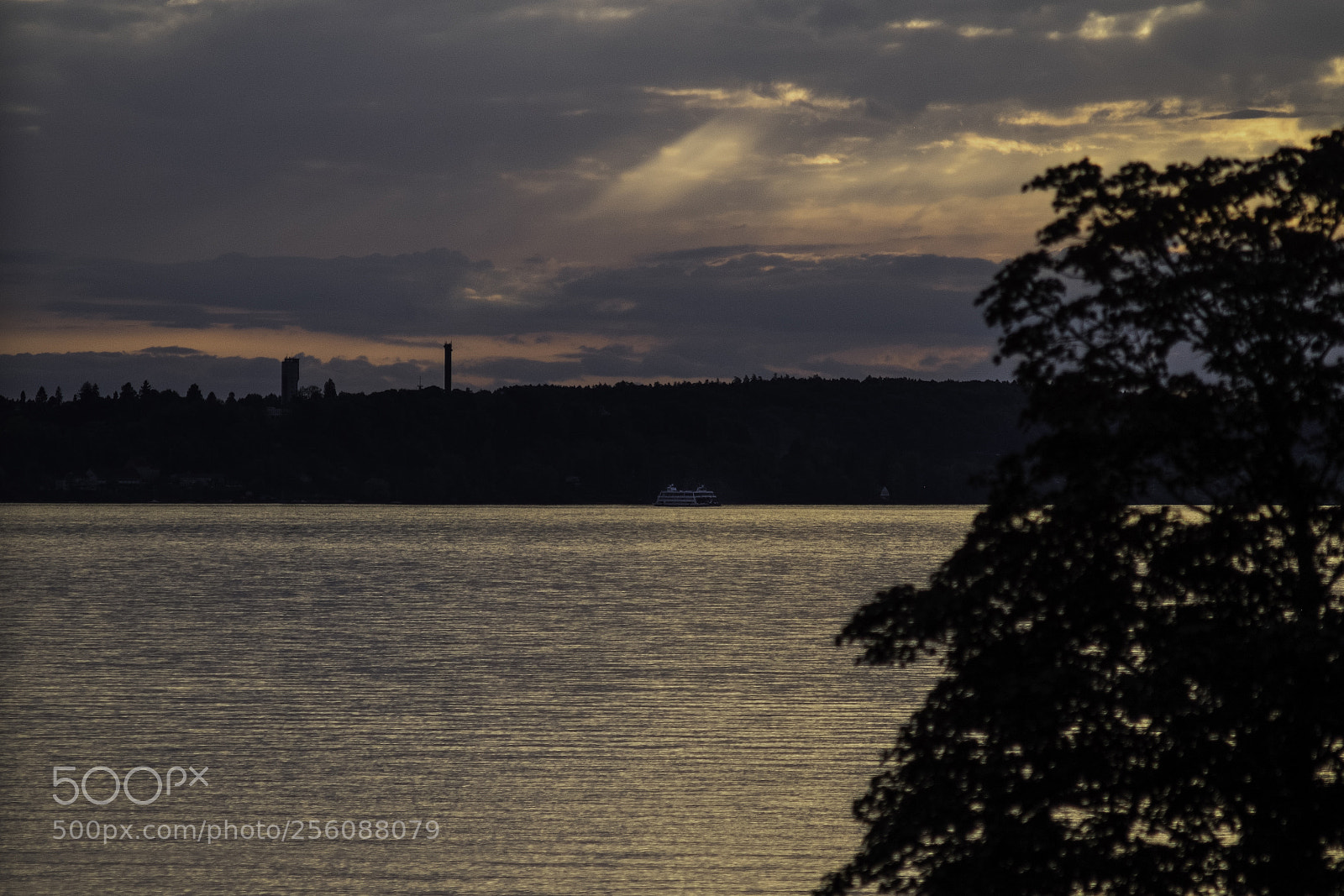 Fujifilm X-T1 sample photo. Licht ber der uni photography