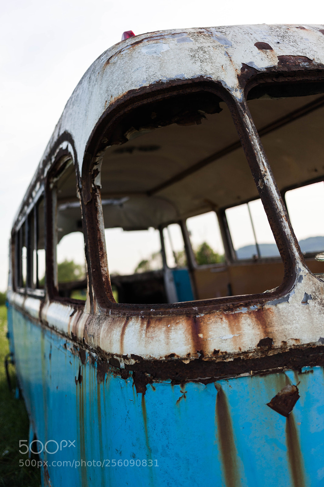 Canon EOS 5D Mark II sample photo. Rusty bus photography