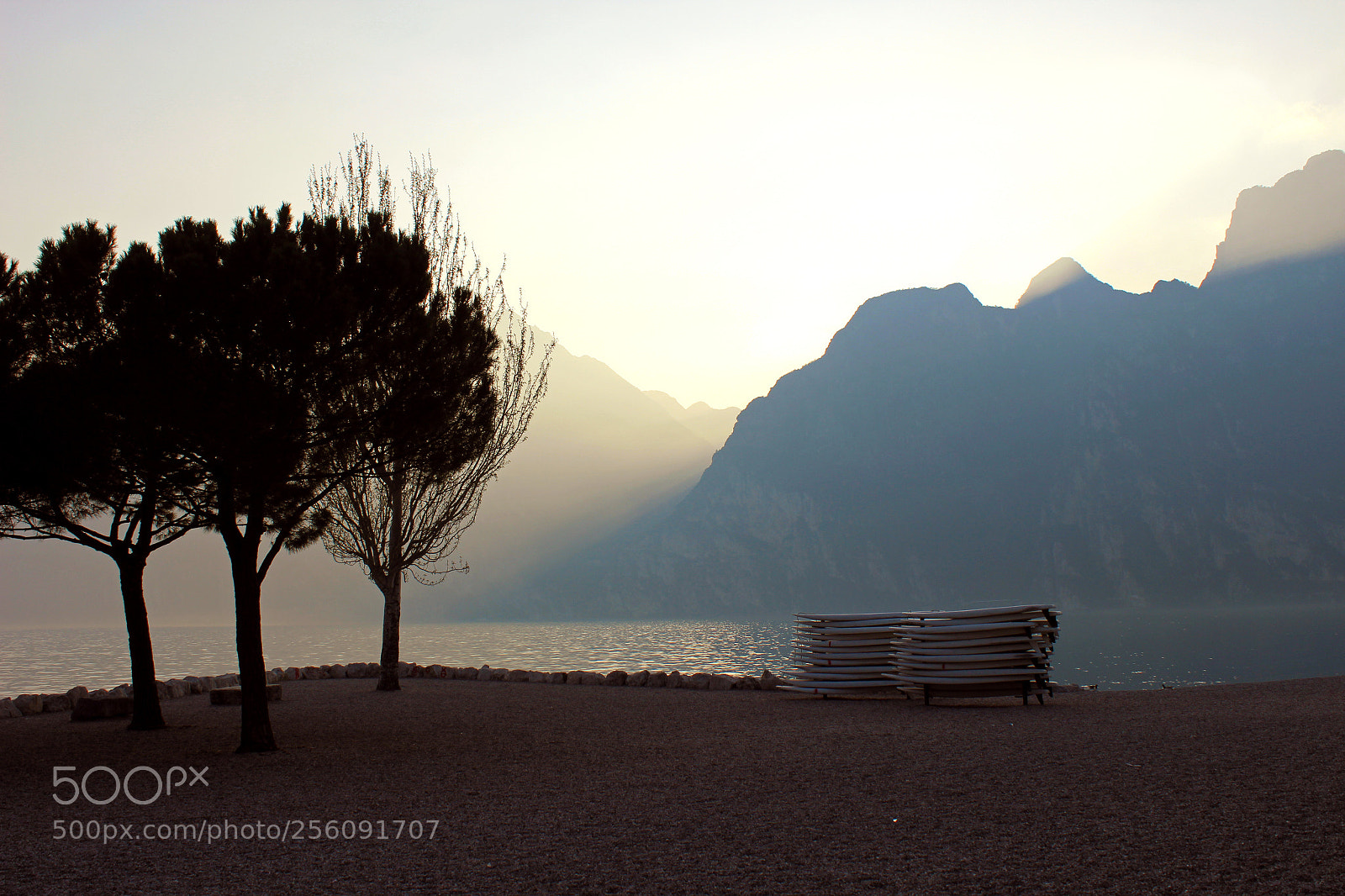 Canon EOS 600D (Rebel EOS T3i / EOS Kiss X5) sample photo. Sunset photography
