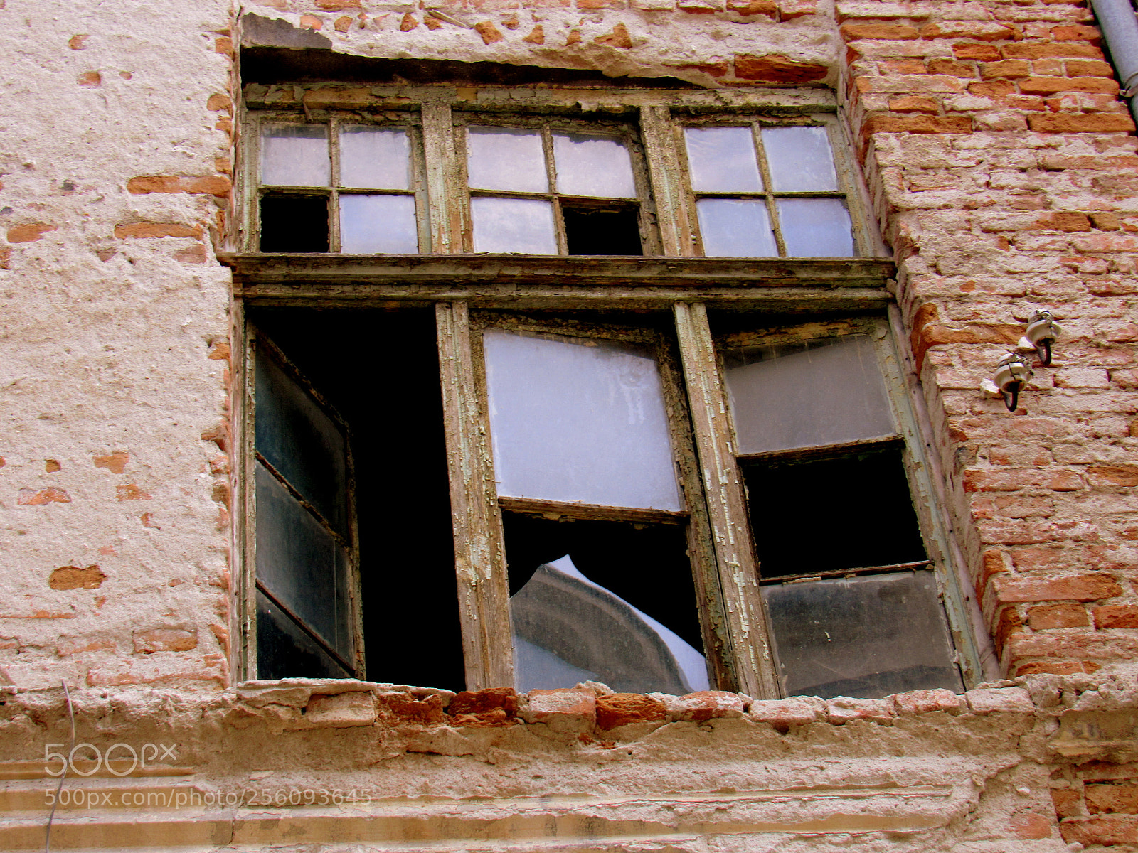 Canon PowerShot SX530 HS sample photo. Houses are left...people, too photography