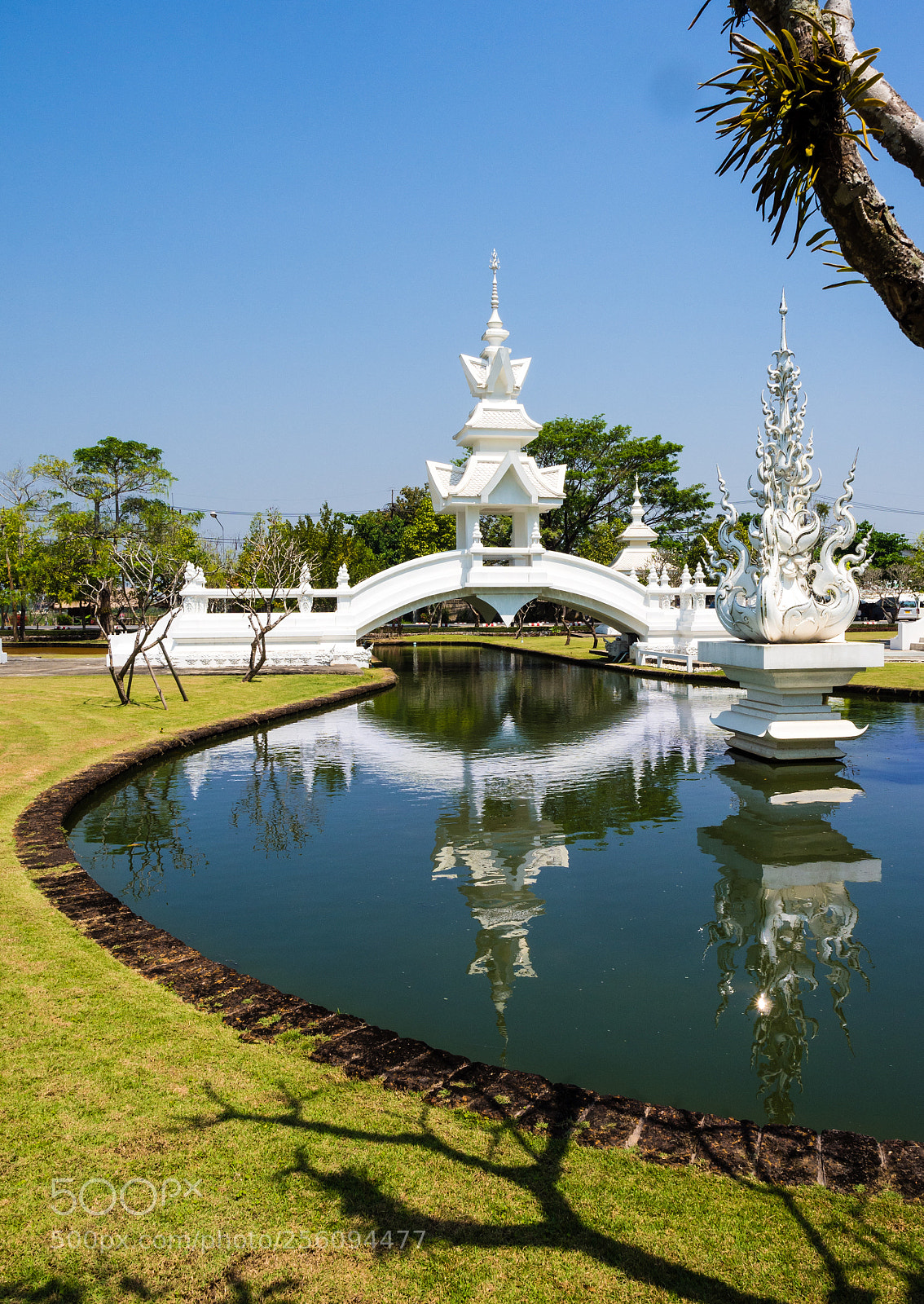 Olympus OM-D E-M5 sample photo. White temple, chiang rai photography