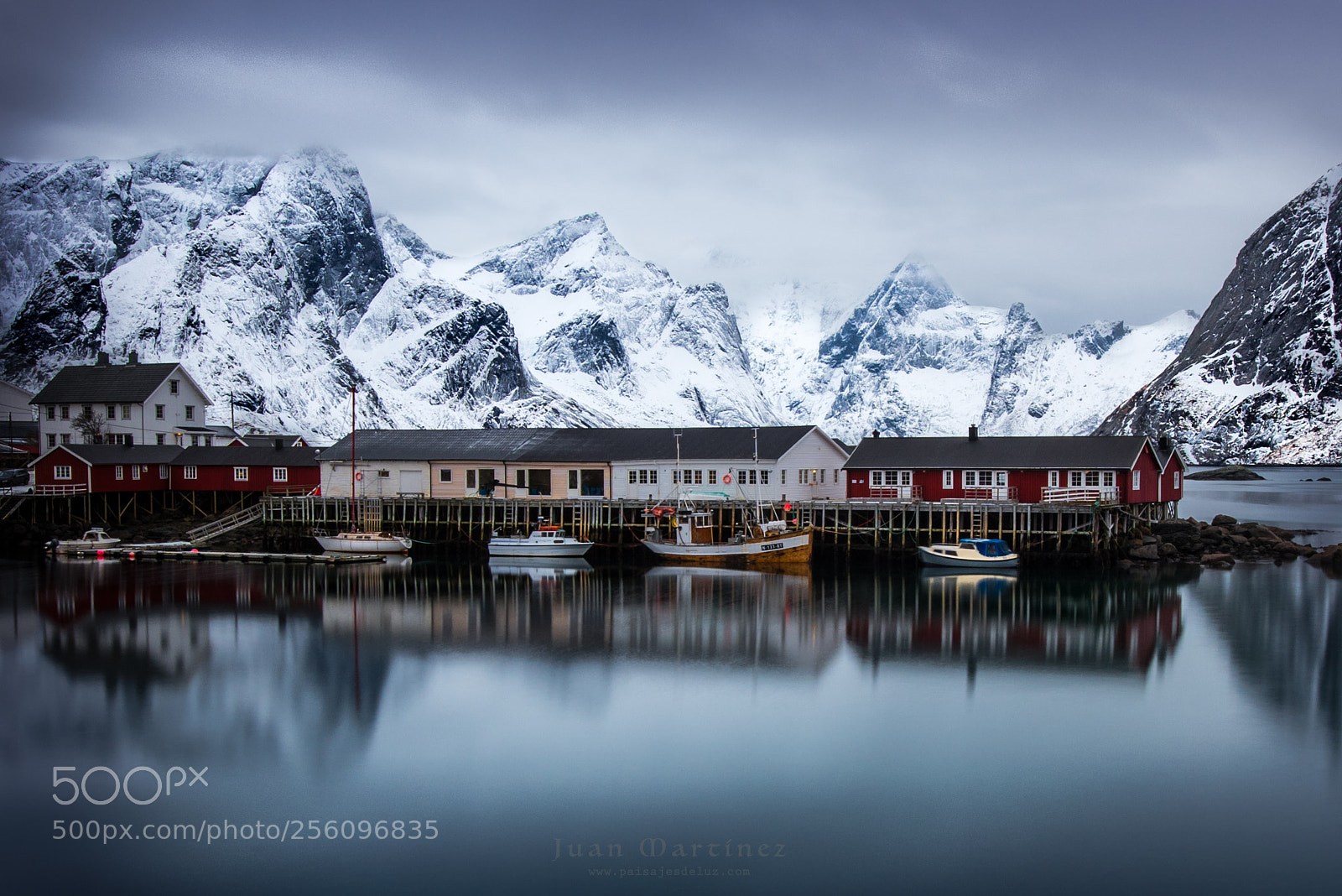Nikon D810 sample photo. Reine, noruega photography