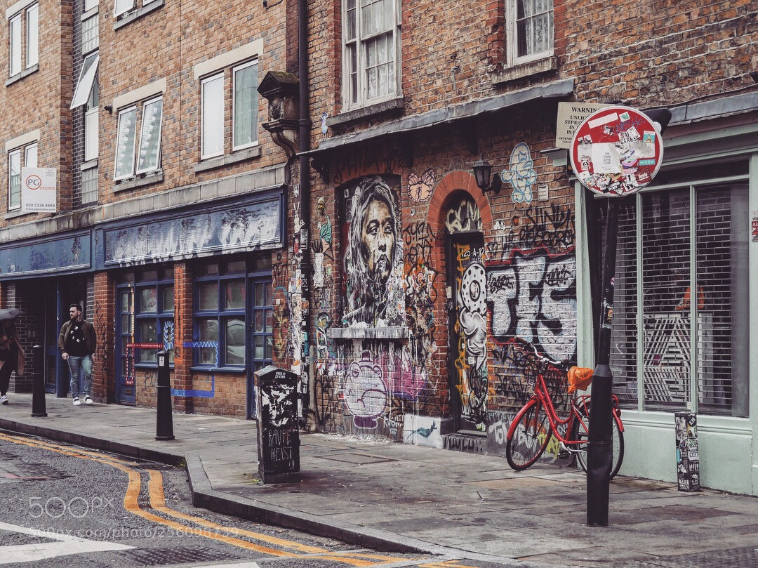 Panasonic Lumix DMC-GX8 sample photo. Brick lane. photography
