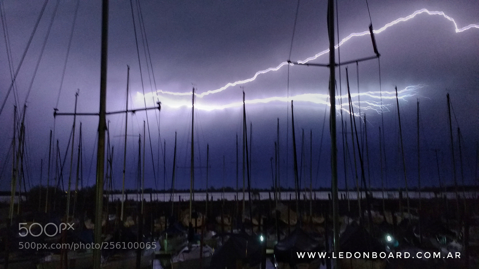 Motorola MotoG3 sample photo. Lightning photography