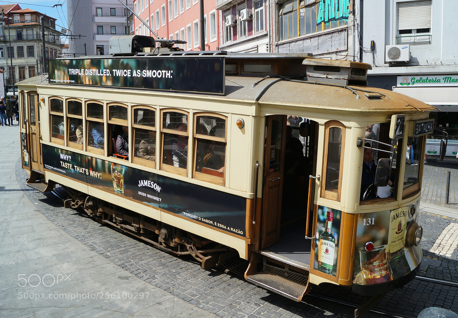 Sony SLT-A58 sample photo. Tranvia oporto photography